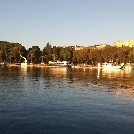 Riviera, بولا
